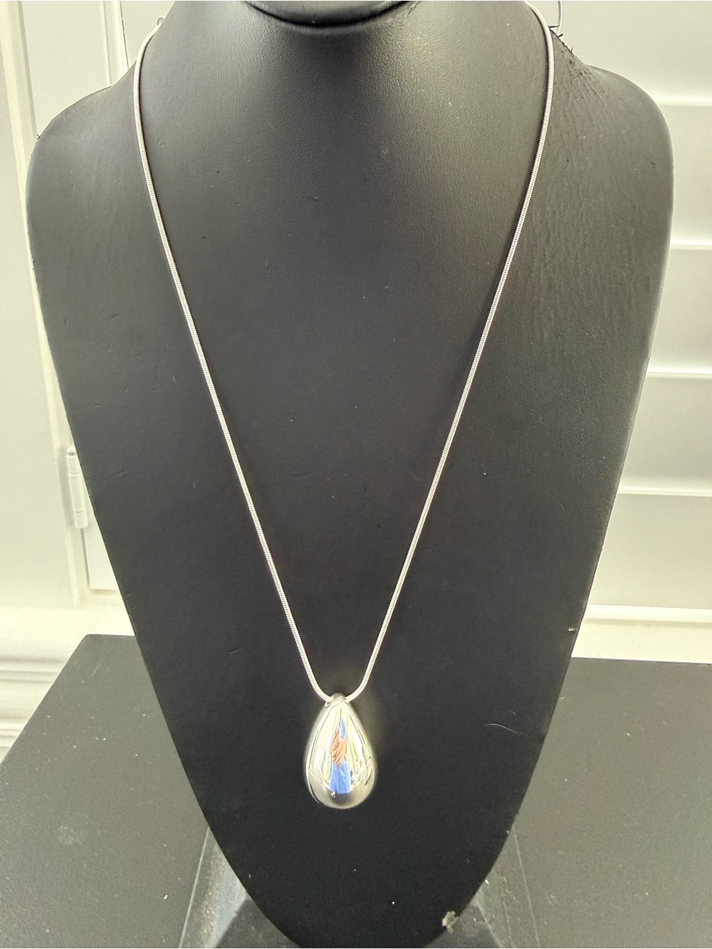 NEW Nordstrom polished teardrop Pendant necklace